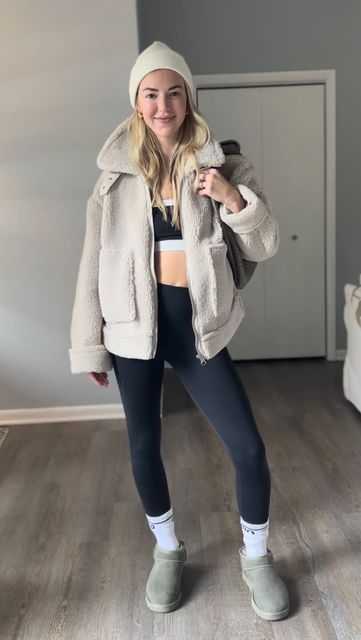 Teddy Jumper Outfit, Jumper Outfit, Teddy Jacket, October 20, Neutral Fashion, Outfit Inspo Fall, Neutral Color, Fall Outfit, Neutral Colors