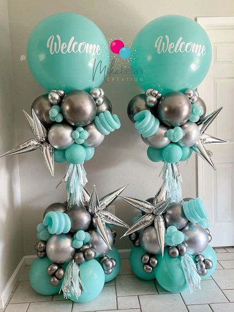 Chrome Balloons Decorations, Crazy Balloon Columns, Crazy Balloon Tower, Unique Balloon Columns, Column Balloon Design, Balloon Graduation Decorations, Standing Balloon Topiaries, Column Balloons Ideas, Ballon Columns Ideas