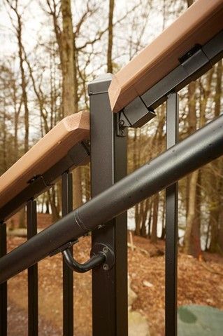 We breakdown important tips and considerations install handrails on brick steps with minimal hassle. Keep these tips in mind as you start on your project. Deck Handrail, Brick Porch, Aluminum Handrail, Wrought Iron Handrail, Iron Handrails, Deck Layout, Brick Steps, Staircase Railing Design, Handrail Brackets