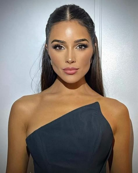 Olivia Culpo Hair, Vegas Hair, Super Bowl Weekend, Bridesmaid Hair Makeup, Bridal Hair Inspiration, Mode Zara, Olivia Culpo, Makeup Looks For Brown Eyes, Sleek Hairstyles