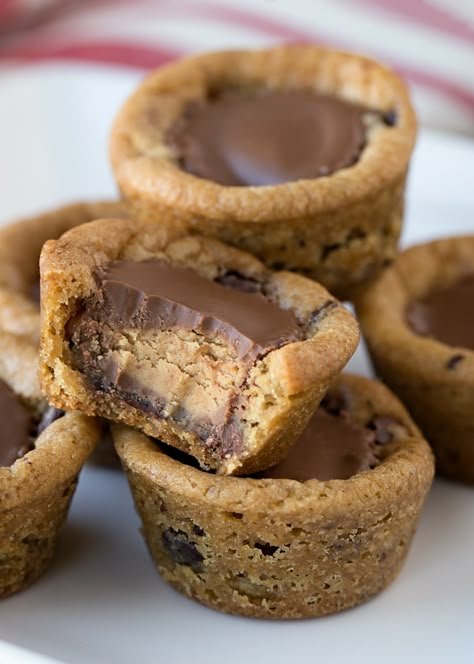 Chocolate Chip Cookie Bites, Peanut Butter Chocolate Chip Cookie, Reese's Chocolate, Cookie Bites, Peanut Butter Chocolate Chip Cookies, Cookie Cups, Reeses Peanut Butter, Peanut Butter Chocolate Chip, Peanut Butter Chocolate