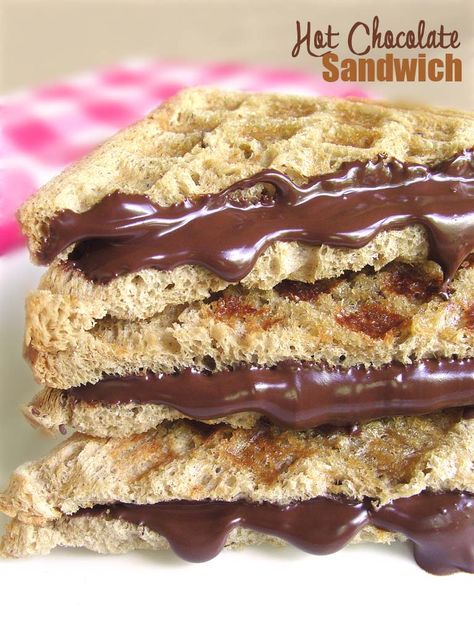 Hot Chocolate Sandwich Recipe - Cakescottage Chocolate Sandwich Recipes, Waffle Iron Recipes, Waffle Maker Recipes, Chocolate Breakfast, Chocolate Croissant, Chocolate Sandwich, Sandwich Recipe, Fair Food Recipes, Waffle Iron