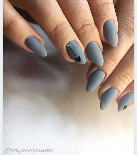 Black Matte Nails With Design Almond, Grey Nail Inspiration, Grey Valentines Day Nails, Grey Valentine Nails, Grey Almond Nails Design, Grey Heart Nails, Grey Almond Acrylic Nails, Gray Ombre Nails, Black And Gray Nails