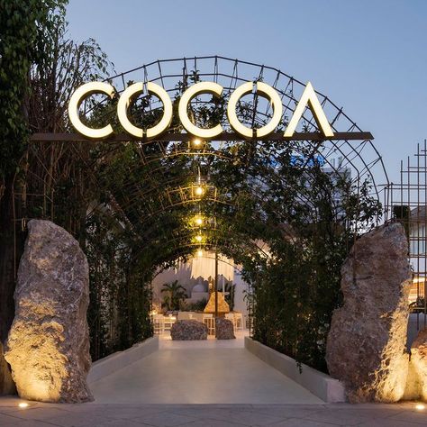 Located a few meters from the bay of Alcudia, a location with a special charm in the north of Mallorca, is Cocoa. An evolving urban cocktail bar, camouflaged with natural elements of the area, with native vegetation and rocky elements which are used as a decorative and separative element of the different ambiances that are proposed in this novel concept. Project Management & Design: J.David Martínez Jofre Photography credit: Arturo+Lauren #architecture #spain #amazingarchitecture Minimal Studio, Bbq Night, Management Design, Brewery Design, Outdoor Restaurant Design, Restaurant Exterior, Nightclub Design, Cool Tree Houses, Design Restaurant