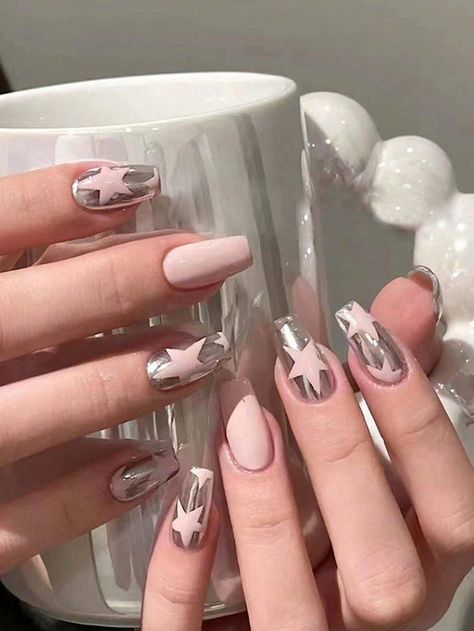 Glamouroso Com 24 Peças Comprido Quadrado Rosa Fosco Prata Estrelas Padrão Unha Falsa & 1 peça Lixa de Unhas & 1 Folha Tipo Para Mulheres E Garotas | SHEIN Brasil Diy Prom, Nagel Tips, Y2k Nails, Fake Nails With Glue, Pretty Gel Nails, Dots Nails, Nail Swag, Nailed It, Prom Nails