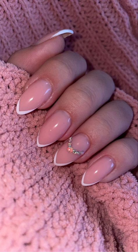 Stylish pink French nails💕💅🏻🤩 Trendy Nails With Stones, Pink French Nails, Colors Nails, Shape Nails, Glittery Nails, Nails Design With Rhinestones, Almond Shape Nails, French Nail Designs, Nail Colours