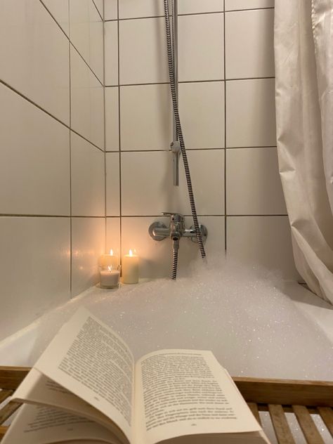 Reading In The Bath, Ali Hazelwood, Check Mate, Life Makeover, Book Aesthetics, Book Reading, Book Fair, 2024 Vision, Bubble Bath