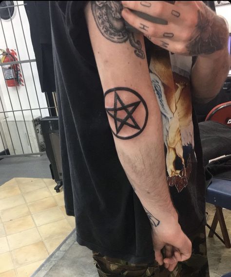 Pentagram Elbow Tattoo, Pentacle Tattoo Design, Pentacle Tattoo, Pentagram Tattoo, 3 Tattoo, Elbow Tattoos, Trash Polka, Hip Tattoo, Tattoo Idea