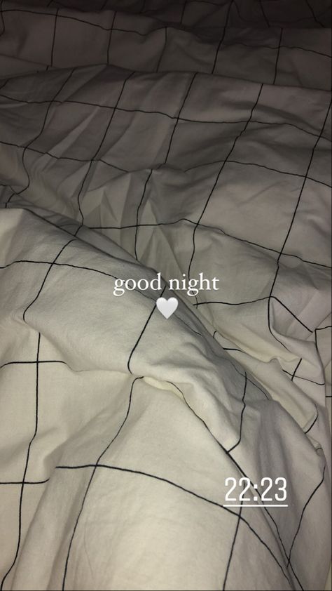 insta story idea for nights 🕊 easy and quick <3 just add a song ;) Goodnight Story Instagram, Good Night Story Instagram Ideas, Insta Story Ideas Night, Sanp Idea Night, Fake Ig Story Night Home, Night Stories Instagram, Snapchat Story Quotes, Fake Insta Story Night, Fever Snapchat Story