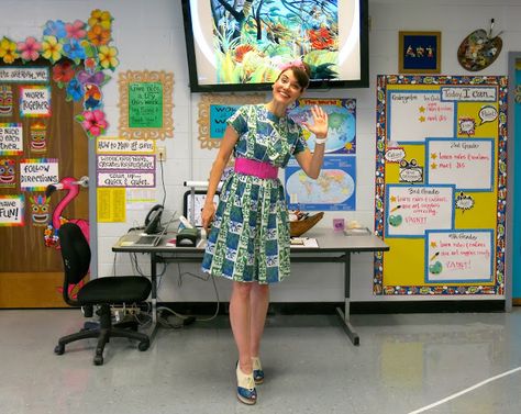 First day of art class! What to do (or what NOT to do!) Art Room Inspiration, Art Classroom Organization, Elementary Art Classroom, Week Inspiration, Art Classroom Management, Art Teacher Resources, Elementary Art Rooms, Cassie Stephens, Education Science