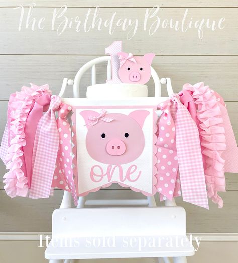 Piggy Birthday Party, Piggy Birthday, Farm 1st Birthday, Pink Farm Party, Barnyard Theme, Cow Birthday Parties, Farm Themed Birthday Party, Pig Birthday Party, Birthday Highchair