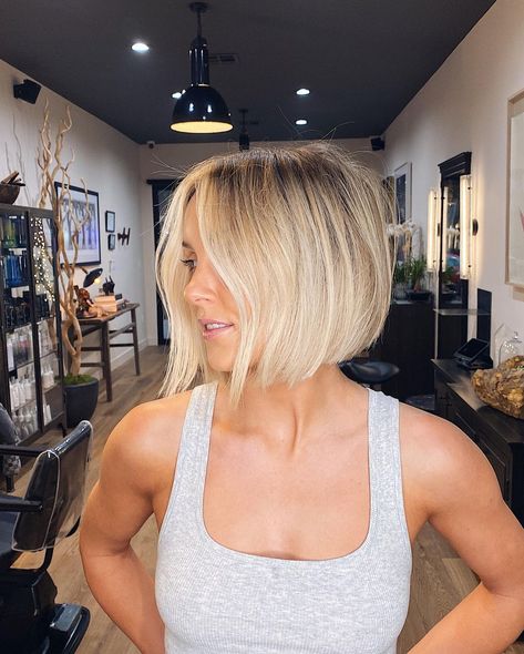 Blonde Bob For Fine Hair, Bob Hairstyles Chin Length, Short Haircuts For Teens, Chin Length Hair Styles, Chin Bob Haircut, A Line Bob Short, Soft Bob Haircut, Short Hair Choppy, Chin Length Blonde Hair