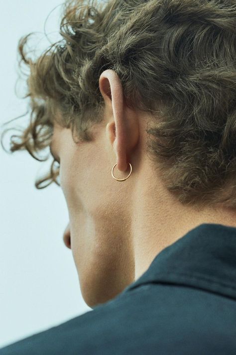 Guys Ear Piercings, Male Haircuts Curly, Men's Piercings, Multiple Earrings, Mens Haircuts Short, Maria Black, Men Earrings, Moda Vintage, Boy Hairstyles