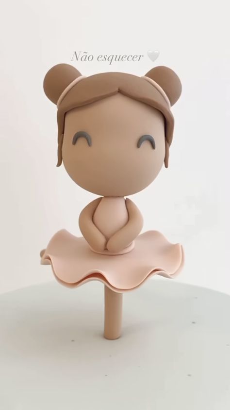 Fondant Ballerina, Ballerina Cake Ideas Simple, Ballerina Cartoon, Ballet Cake Topper, Cake Ballerina, Cutie Cake, Fondant Ballerina Cake Topper, Ballet Drawings, Baby Ballerina