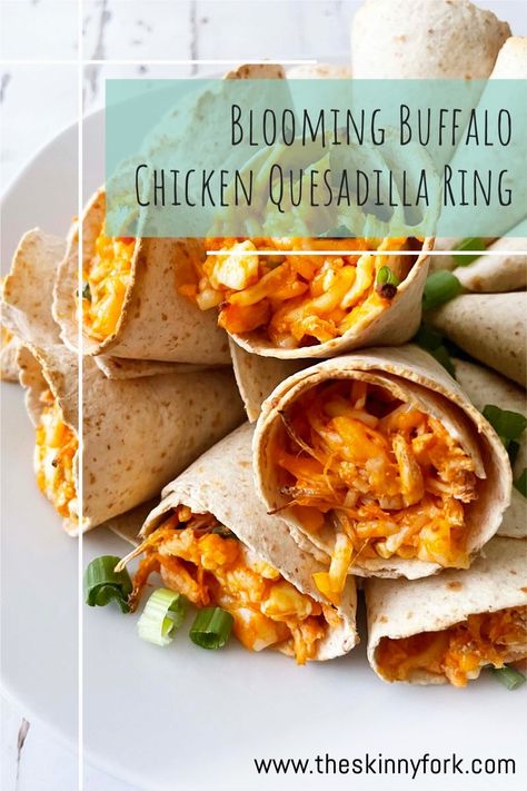 Buffalo Chicken Ring, Quesadilla Ring, Best Quesadilla Recipe, Buffalo Chicken Appetizers, Buffalo Wrap, Horderves Appetizers, Buffalo Chicken Sauce, Buffalo Chicken Quesadilla, Sauce Cheddar