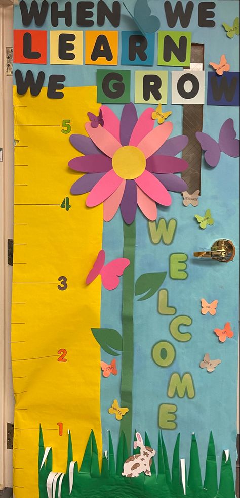 When We Learn We Grow Classroom Door, Watch Me Grow Bulletin Board, When We Learn We Grow Bulletin Board, Kindergarten Door, Garden Theme Classroom, Preschool Quotes, Kindergarten Bulletin Boards, Teaching Classroom Decor, Teachers Day Greetings