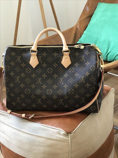 An icon with me...😍❤️ Speedy 35 bandoulière - LV Speedy Bandouliere 30, Speedy 35, Louis Vuitton Speedy Bag, Fashion Sense, Black Is Beautiful, Louis Vuitton Monogram, Top Handle Bag, Louis Vuitton, Monogram