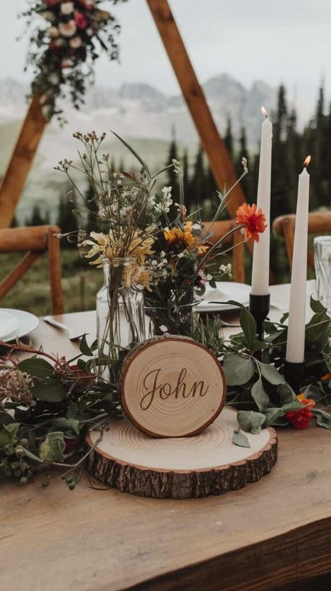 14 Mountain Wedding Table Decoration Ideas Outdoor Wedding Table Decor, Outdoor Wedding Table Decorations, Outdoor Wedding Tables, Table Decoration Ideas, Romantic Road, Wedding Table Decoration, Wedding Aisle Decorations, Wooden Slices, Cool Tables