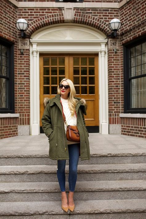 How To Wear Winter Parkas (& Look Cool) | Closetful of Clothes Green Parka Outfit, Parka Outfit, 2018 Outfits, Parker Outfit, Green Parka, Atlantic Pacific, Winter Parka, Karen Walker, Weekend Wear