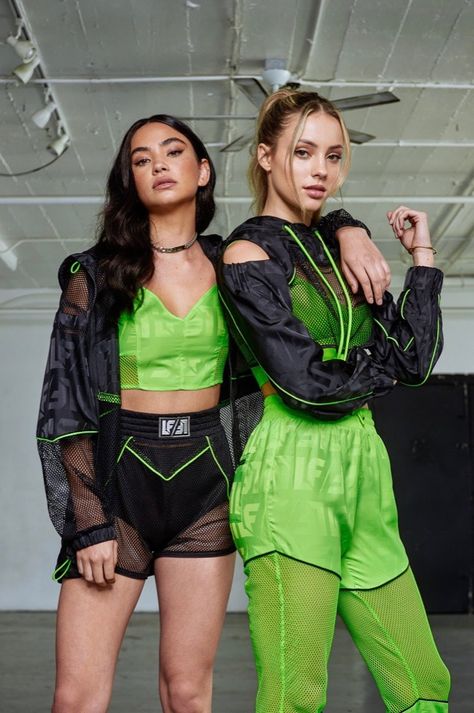 Dance Outfit Ideas, Ropa Color Neon, Colorful Athleisure, Rave Fits, Neon Outfits, Dance Outfit, Sporty Outfits, Kpop Fashion Outfits, Stage Outfits