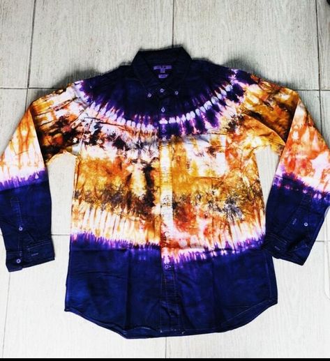 Tie Dye Shirts Designs, T Shirts Long Sleeve, Shirt Outfit Men, Traditional Wedding Attire, Handmade Shirts, Bleach Tie Dye, Tie Dye Diy, African Fashion Modern, Tie Dye Outfits