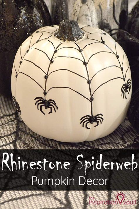 Cute Painted Pumpkin Ideas, Pumpkin Decorating Diy, Halloween Pumpkin Crafts, Creative Pumpkin Painting, Creative Pumpkin Decorating, Scary Halloween Pumpkins, Halloween Decor Diy, No Carve Pumpkin Decorating, Pumpkin Painting Ideas