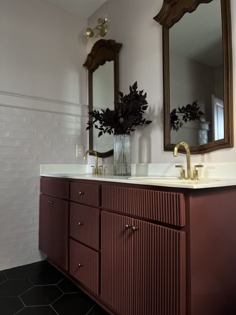 Vanity Makeover Diy, Vanity Guest Bathroom, Bathroom Vanity Ideas Painted, Vanity Makeover Diy Bathroom, Painting Bathroom Vanity Black, Painting A Vanity, Bathroom Vanity Same Color As Walls, Easy Bathroom Renovation, Repaint Bathroom Cabinets