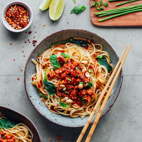 Dan Dan noodles with tempeh Tempeh Scramble, Asian Food Photography, Dan Dan Noodles, Mapo Tofu, Food Photoshoot, Food Photography Inspiration, Food Photography Tips, God Mat, Tempeh