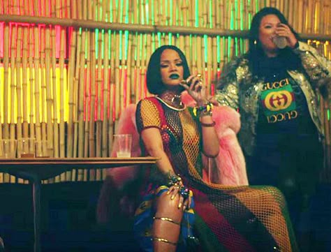 Rihanna's Most Epic Music Video Looks - Essence Rihanna Music Videos, Dancehall Outfits, Music Video Outfits, Rihanna Video, Rihanna Work, Rihanna Music, Dancehall Videos, Mundo Hippie, Rihanna And Drake