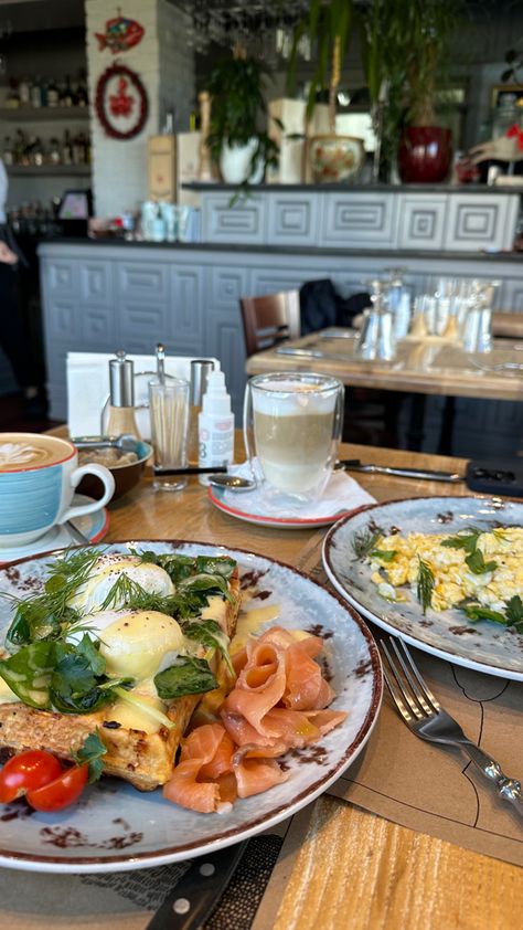 #breakfast #minsk #eggs #coffee Brunch At Restaurant, Breakfast Story Instagram, Breakfast Snapchat, Breakfast Fancy, Fancy Breakfast, Restaurant Aesthetic, Insta Inspiration, European Food, Eastern European