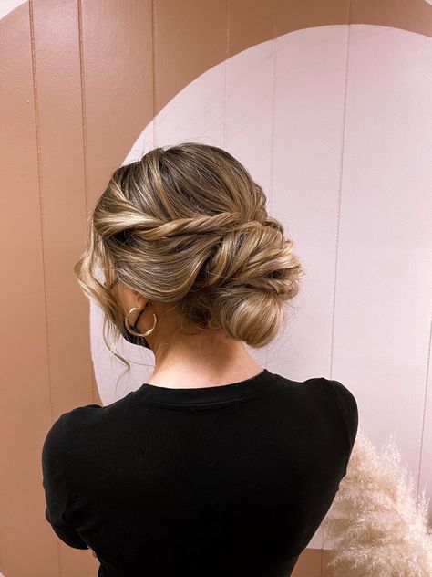 Low Textured Bun, Bun Bridal Hair, Textured Bun, Boho Updo, Bridal Looks, Bridal Hair, Dreadlocks, Hair Styles, Hair