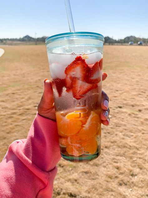 Fruit Infused Water Fruit Water Aesthetic, Water Infused Recipes, Strawberry Basil Water, Malibu Aesthetic, Fruit Water Recipes, Blueberry Water, Fruit Detox, Cucumber Lemon Water, Water Ideas