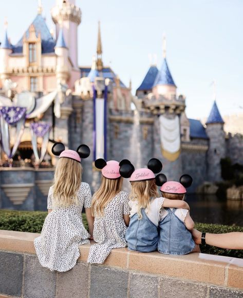 Disney Attire, Disney Poses, Disney Picture Ideas, Disneyland Birthday, Cheer Workouts, Disneyland Photos, Disney Photo Ideas, Family Disney Trip, Disney Toddler