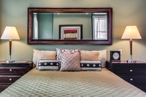 Mirrors Above Bed, Mirror Above Headboard, Mirror Headboard Diy, Mirror Over Bed, Horizontal Mirrors, Decor Above Bed, Headboard Ideas, Modern Headboard, Mirror Headboard