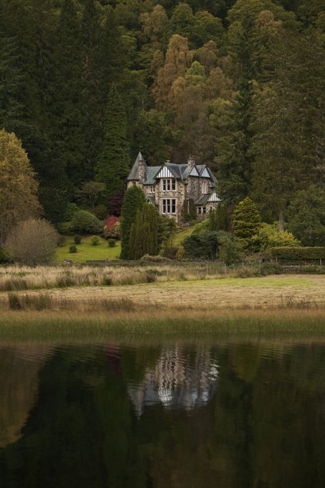 . Scotland Aesthetic, Countryside House, Beautiful Castles, English Cottage, Dream House Exterior, English Countryside, Manor House, Dream House Decor, Beautiful Buildings