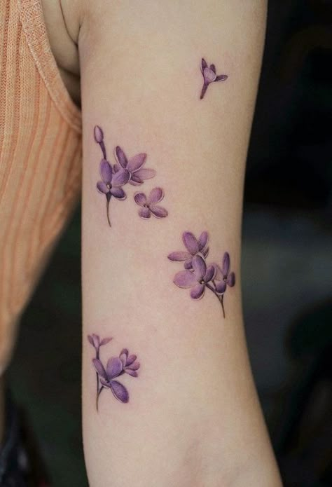 Lilac Tattoo Meanings - A Complete Guide Purple Flower Tattoos, Lilac Tattoo, Purple Tattoos, Ankle Tattoos For Women, Vine Tattoos, Blossom Tattoo, Flowers Tattoo, Tattoo Videos, Tattoo Designs And Meanings