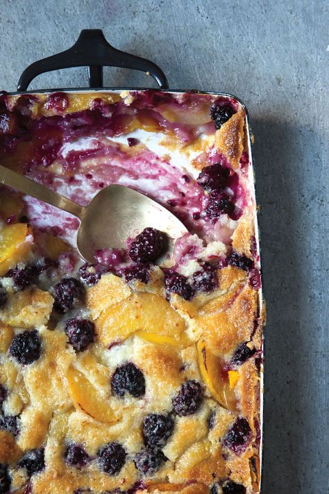 Peach And Blueberry Cobbler, Cobbler With Bisquick, Peach Blueberry Cobbler, Mixed Berry Cobbler, Peach Blueberry, Blackberry Cobbler, Juicy Peach, Tasty Desserts, Blueberry Cobbler