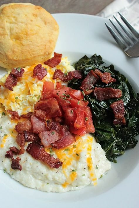 Perfect Grits and Greens Breakfast Bowl! The perfect breakfast meal for the family any Saturday morning. Greens Breakfast, Grits And Greens, Breaking Fast, Green Breakfast, Southern Breakfast, Satisfying Meals, Drunken Noodles, Corner Kitchen, Southern Cuisine