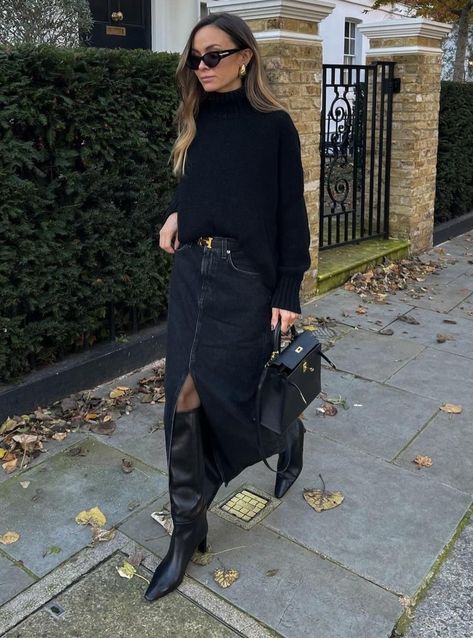 Black Denim Skirt Outfit Winter, Black Denim Maxi Skirt Outfit, Edinburgh Fall, Argentina Outfit, London Fall Outfits, Denim Skirt Winter, Autumn Style Inspiration, Black Denim Skirt Outfit, Skirt Outfit Fall