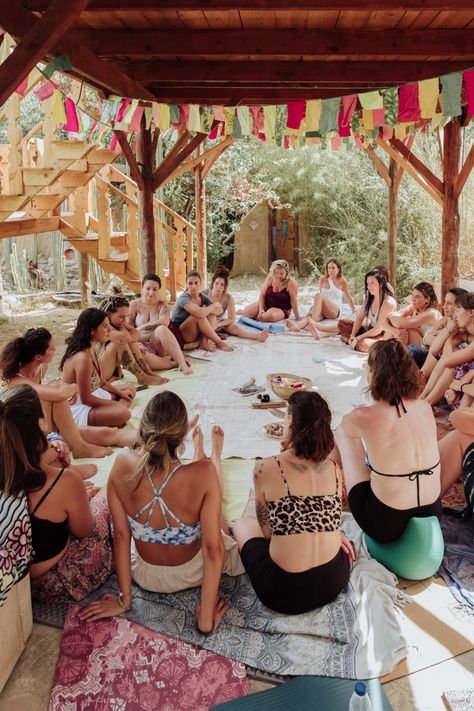 Círculo de mujeres Women Retreat, 10 Mayo, Nature Mandala, Womens Retreat, Women's Circle, Magical Life, Visual Board, Prayer Board, Yoga Retreat