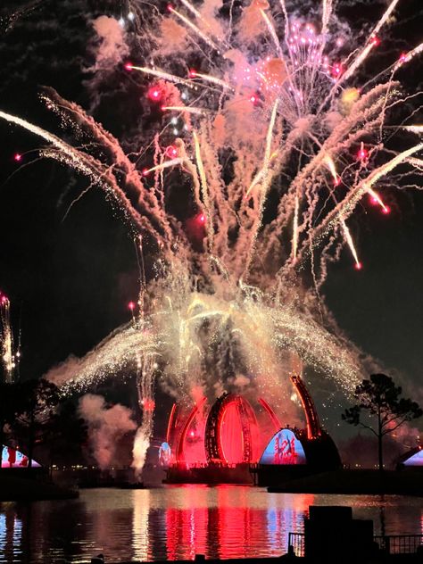 #epcot #disney #fireworks Disney Fireworks, Disneyland Pictures, Fireworks, Disneyland, Concert, Disney