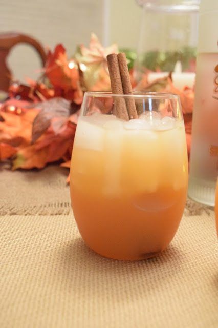 Whipped Cream Vodka Recipes, Whipped Vodka Drinks, Fall Happy Hour, Cocktail Thanksgiving, Cider Drink Recipes, Vodka Mixed Drinks, Vodka Cocktails Easy, Vodka Recipes Drinks, Thanksgiving Cocktail