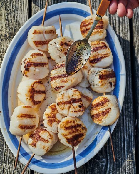 Grilled Scallops Skewers, Scallops Dishes, Grill Scallops, Frozen Scallops, Bay Scallops, Fresh Scallops, Grilled Scallops, Grilled Foods, Dried Scallops