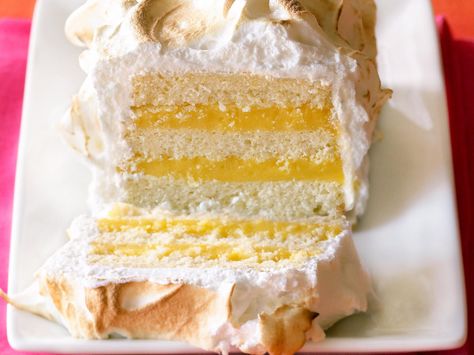 Our butter cake meets classic lemon meringue pie. We used a loaf pan to change the shape of the cake—a simple twist that dramatically alters the presentation. Easy Butter Cake Recipe, Meringue Cake Recipe, Lemon Meringue Cake, Meringue Cake, Butter Cake Recipe, Meringue Pie, A Piece Of Cake, Lemon Desserts, Lemon Meringue