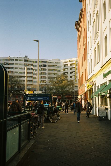 #berlin #analog #film #kodak #photography #photooftheday Berlin Film Photography, 90s Berlin, Kodak Photography, Berlin Vibes, Berlin Summer, Berlin Nightlife, Berlin Aesthetic, Fun Experiences, Berlin Photography