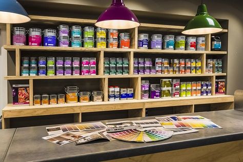 Paint Showroom, Ideas Negocios, Hardware Organizer, Tool Storage Cabinets, Movable Walls, Showroom Design, Storing Paint, Store Displays, Shop Interiors