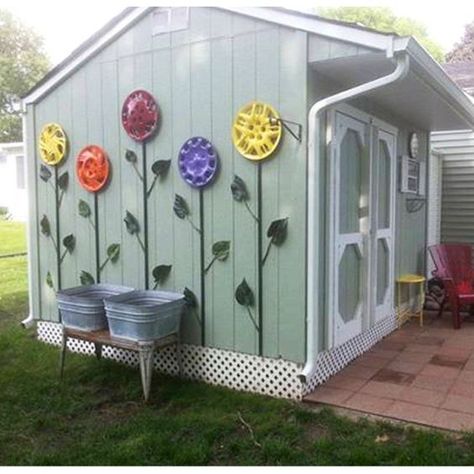 Diy Yard Art Ideas, Yard Art Ideas, Diy Yard Art, Junk Garden, Yard Art Crafts, Container Gardening Flowers, Garden Porch, Diy Yard, Garden Yard Ideas