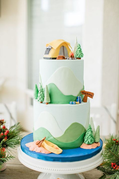 Camping Theme Birthday Party Cake, Camping Themed Cake Ideas, Outdoor Theme Birthday Cake, Birthday Cake Camping Theme, Rv Cake Ideas, Camp Cake Birthday, Camp Cake Ideas, Camper Cake Ideas, Happy Camper First Birthday Cake