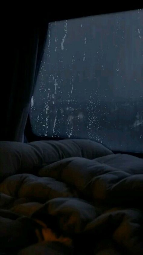 Rain And Thunder Sounds, Rain Window, Rainy Day Aesthetic, Dark Nature Aesthetic, Night Scenery, Motor Home, Rainy Night, Sound Of Rain, Rain Photography