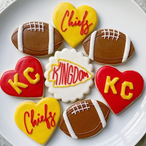 Super Bowl Dessert Ideas Chiefs, Chiefs Sugar Cookies Decorated, Kc Chiefs Sugar Cookies, Kc Chiefs Cookies Decorated, Taylor Swift Chiefs Cookies, Chiefs Cookies Decorated, Kansas City Chiefs Cookies, Chiefs Sugar Cookies, Kc Chiefs Cookies